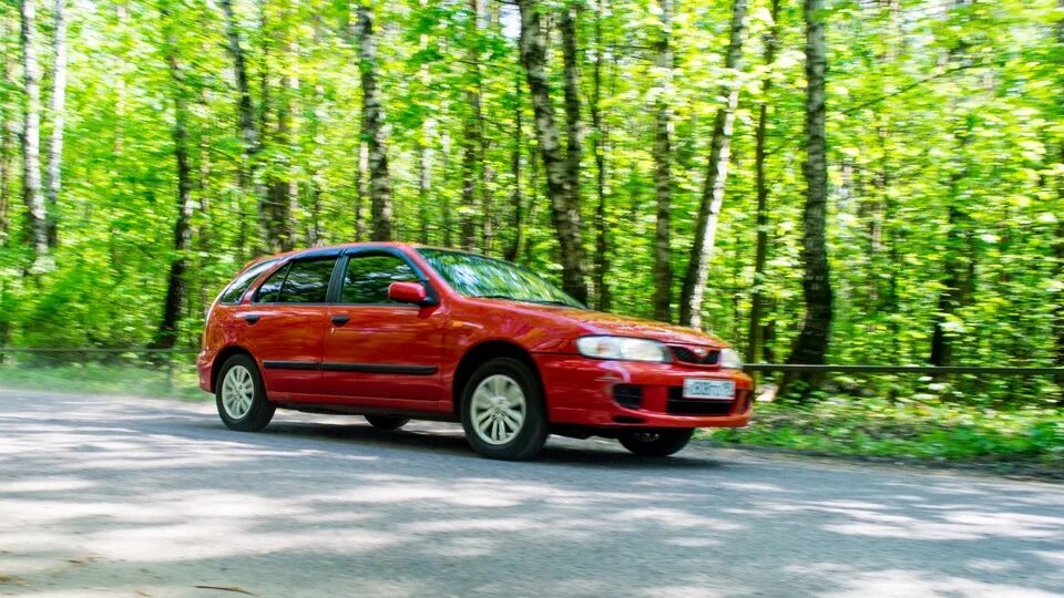 Оцинкованный кузов ниссана. Nissan Almera 1995 хэтчбек. Ниссан Альмера Классик хэтчбек. Almera n15 седан. Nissan Almera n15 салон.