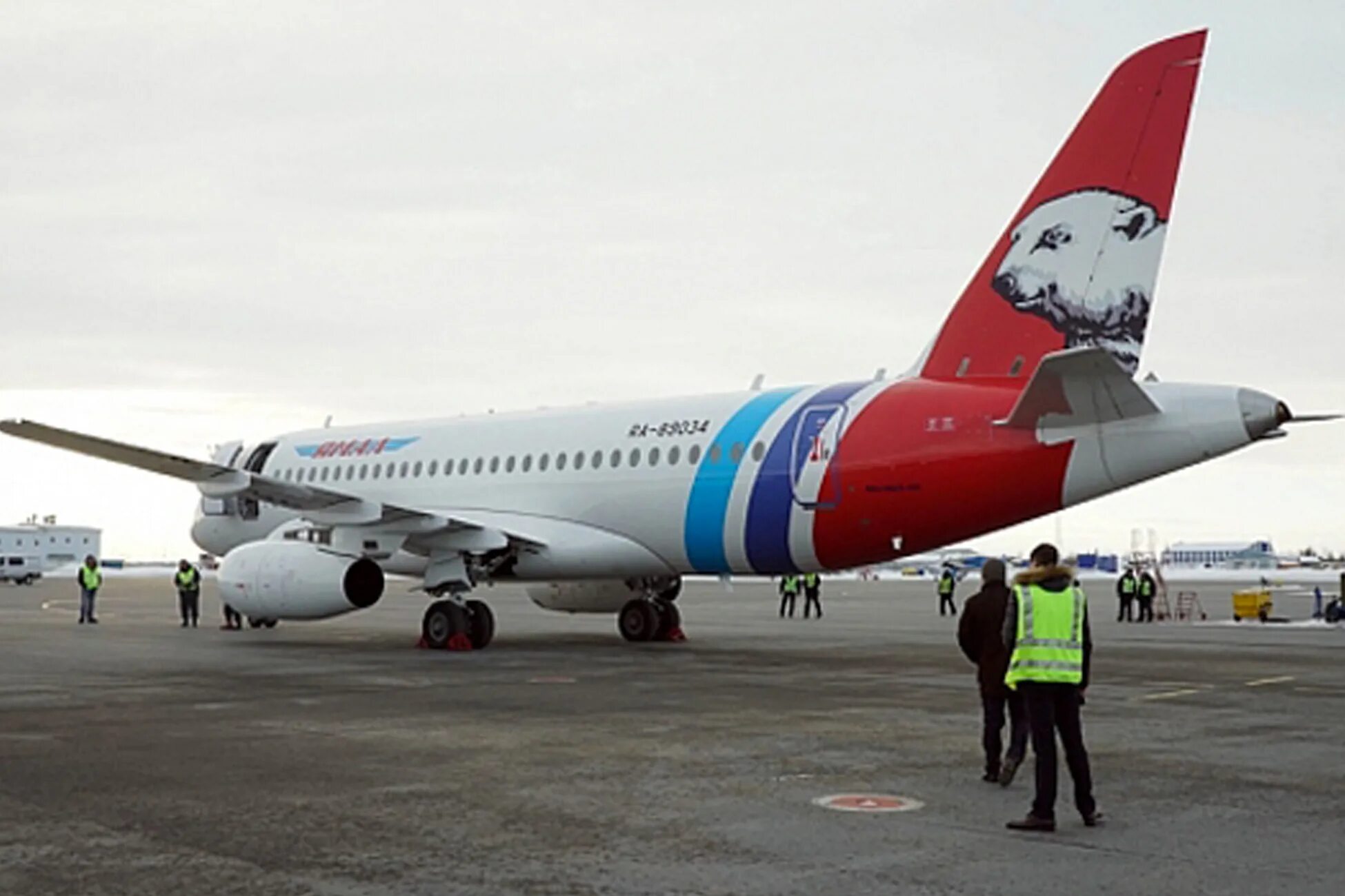 Самолет петербург салехард. Smartlynx cargo. Самолет петербург салехард. Аэропорты янао. Аэропорт салехард, салехард.