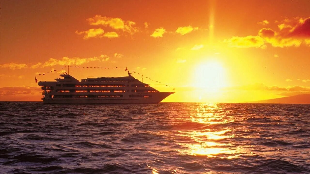 Путешествие на лайнере. Корабль в море. Fashion fantasy sunset cruise. Воздушный лайнер на закате. Круиз гавайи.
