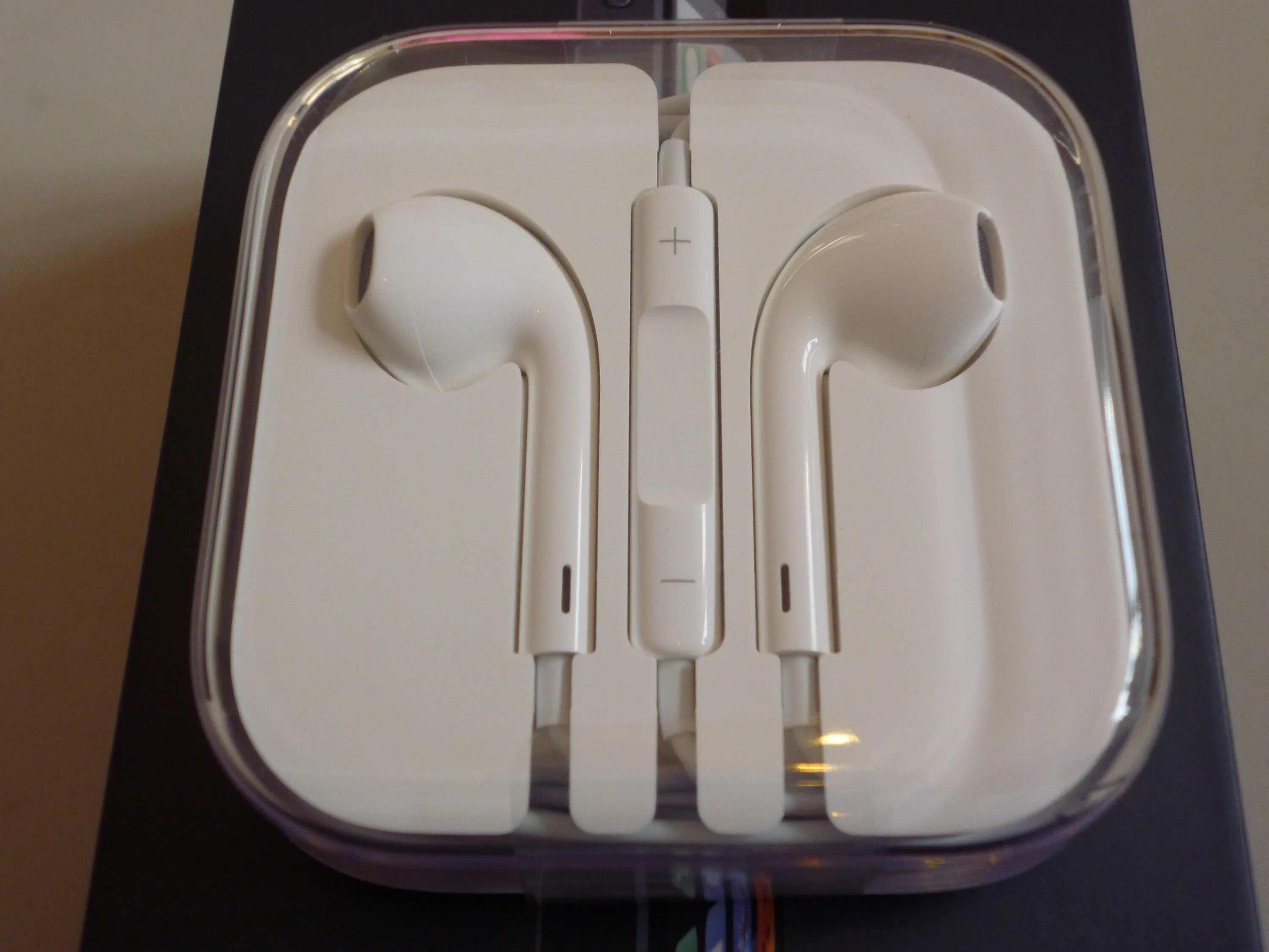 Apple Earpods 4. Айрподс 2022. Earpods 2022 коробка. AIRPODS Pro 2022.