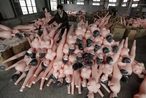 Di pabrik Cina untuk produksi boneka seks