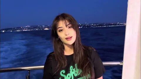 She ri