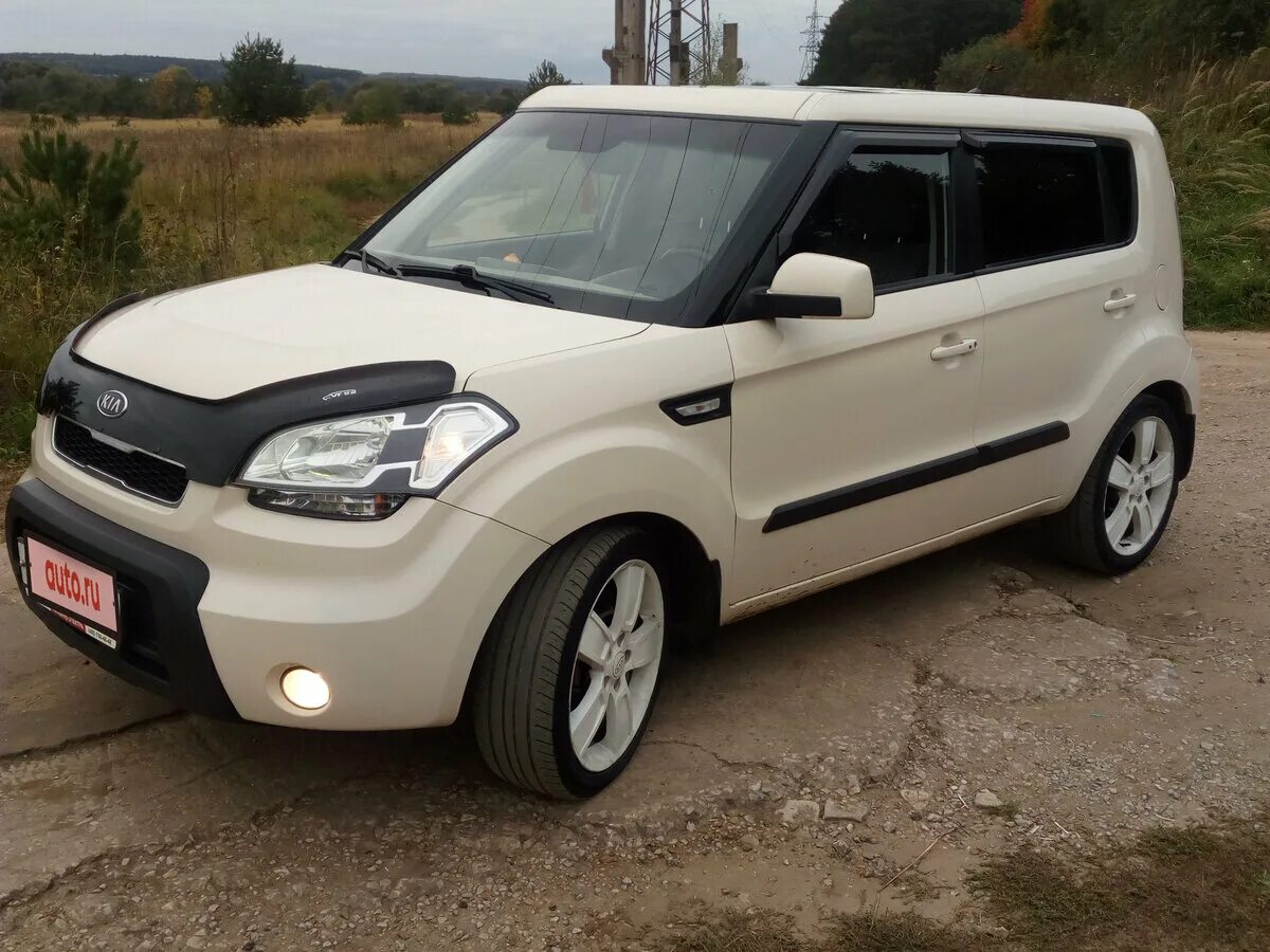 Авито купить киа соул. Kia Soul 2011. Kia Soul 2009 White. Киа соул 2011 бежевый. Kia Soul белый 2009.