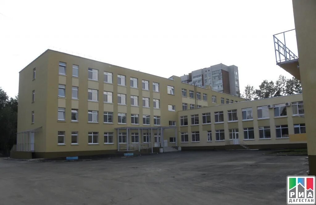 Новая школа 184. Ясная 20д екатеринбург. Школа на ясной екатеринбург 184. Школа ясная 20. Школа 184 екатеринбург.