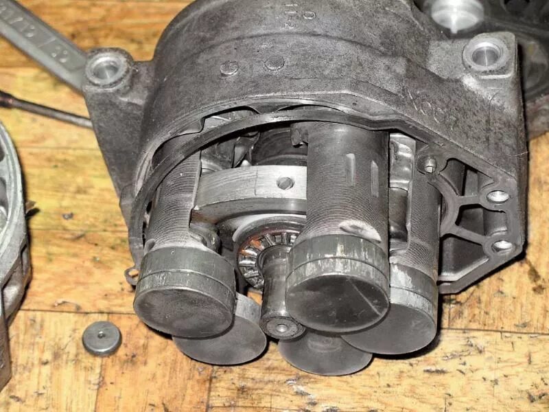 Компрессор кондиционера 39a173. Износ нагнетателя. Поршневая группа компрессора кондиционера tsb19c. Износ компрессора. Износ компрессора постоянного вращения.