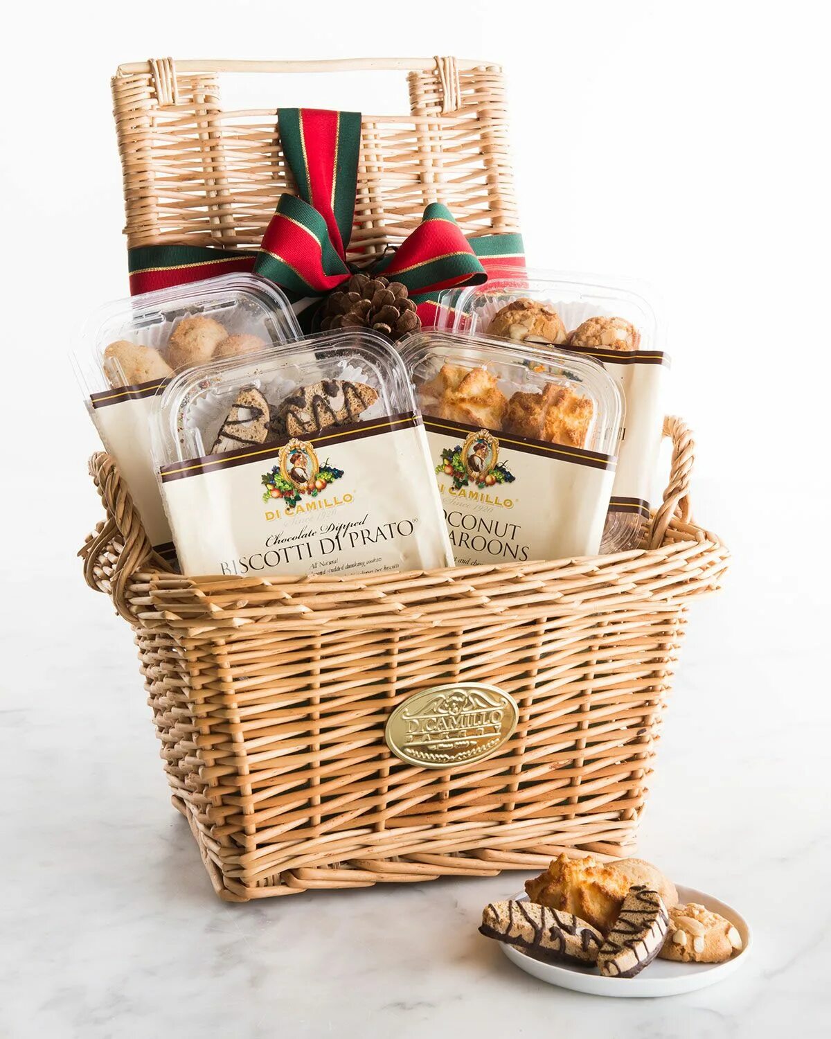Hamper. Печенье корзинка. упаковки корзинки для печенья. подарок корзина с вафлями. christmas hamper.
