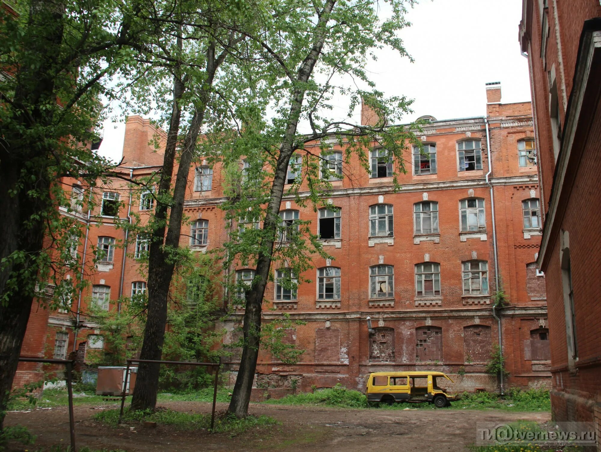 Г. Тверь центральная улица. Подслушано в твери. Тверь волынская улица. Паши савельевой 35 к 4.