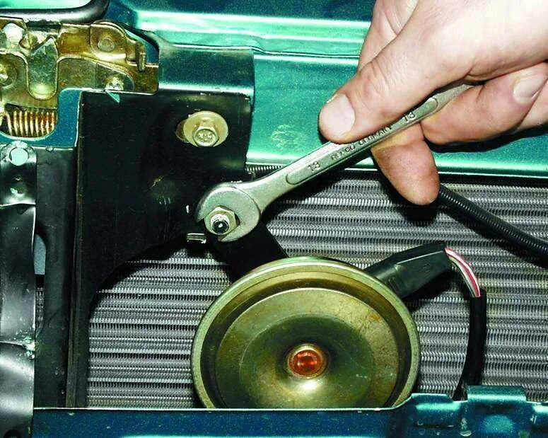 Реле сигнала ваз 2121. Штатный звуковой сигнал ваз 2112. Клаксон ваз 2109. Провода звукового сигнала ваз 2110. Провода звукового сигнала ваз 2110.