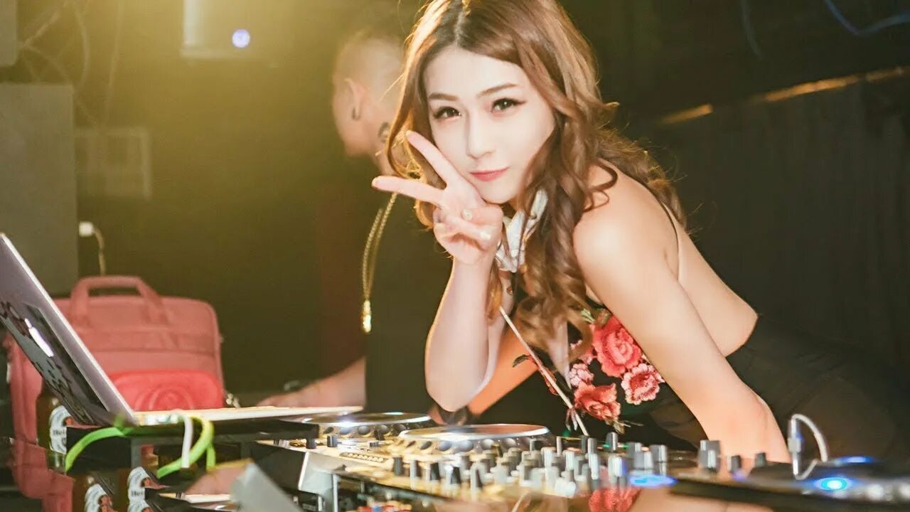 Чина ремикс песни. Чина ремикс песни. Китайские диджеи девушки. Dj china girl. Чина ремикс песни.