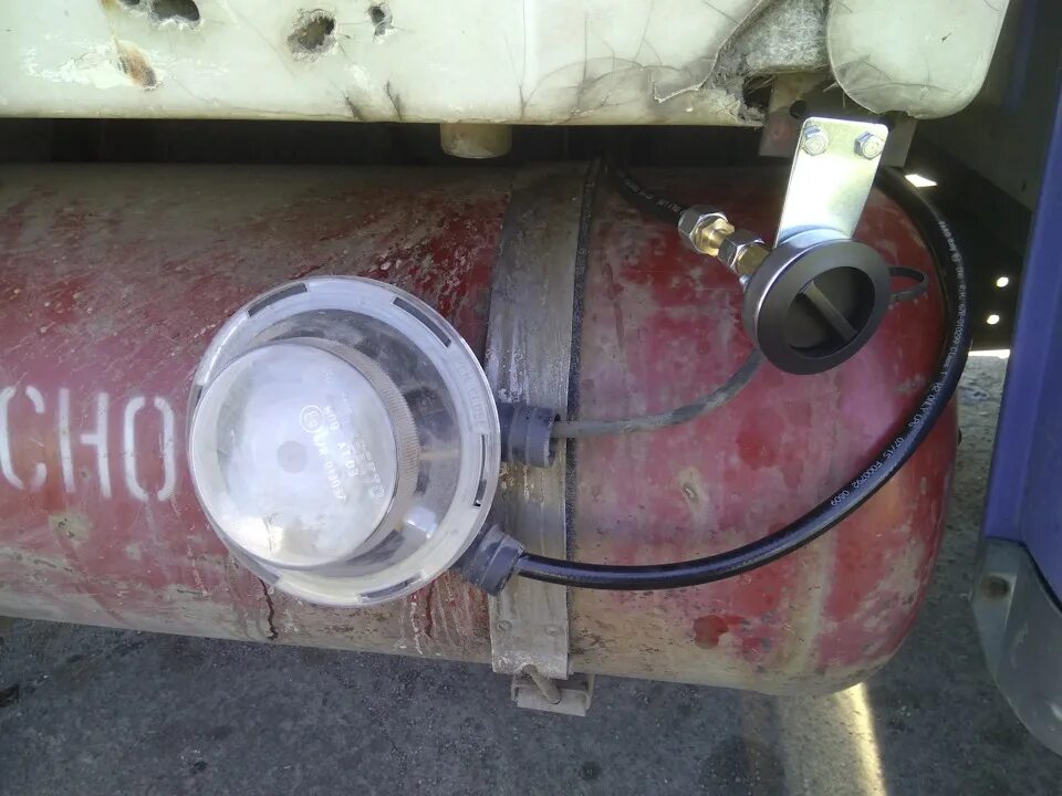 После заправки газа