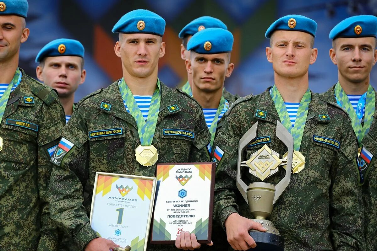 Прошлое десантника. Воздушно-десантные войска. вдв россии. вдв рф. форма десантника россии.