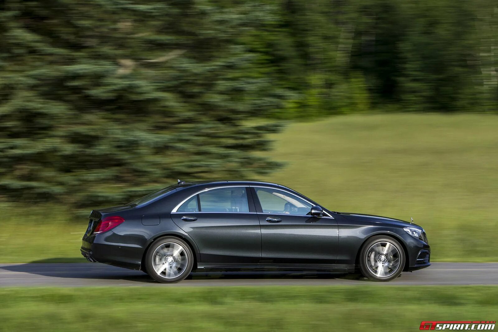 Удлиненный мерседес. Mercedes Benz s 65 AMG. Мерседес длинный. Мерседес удлиненный. Самый длинный Мерседес s класса.