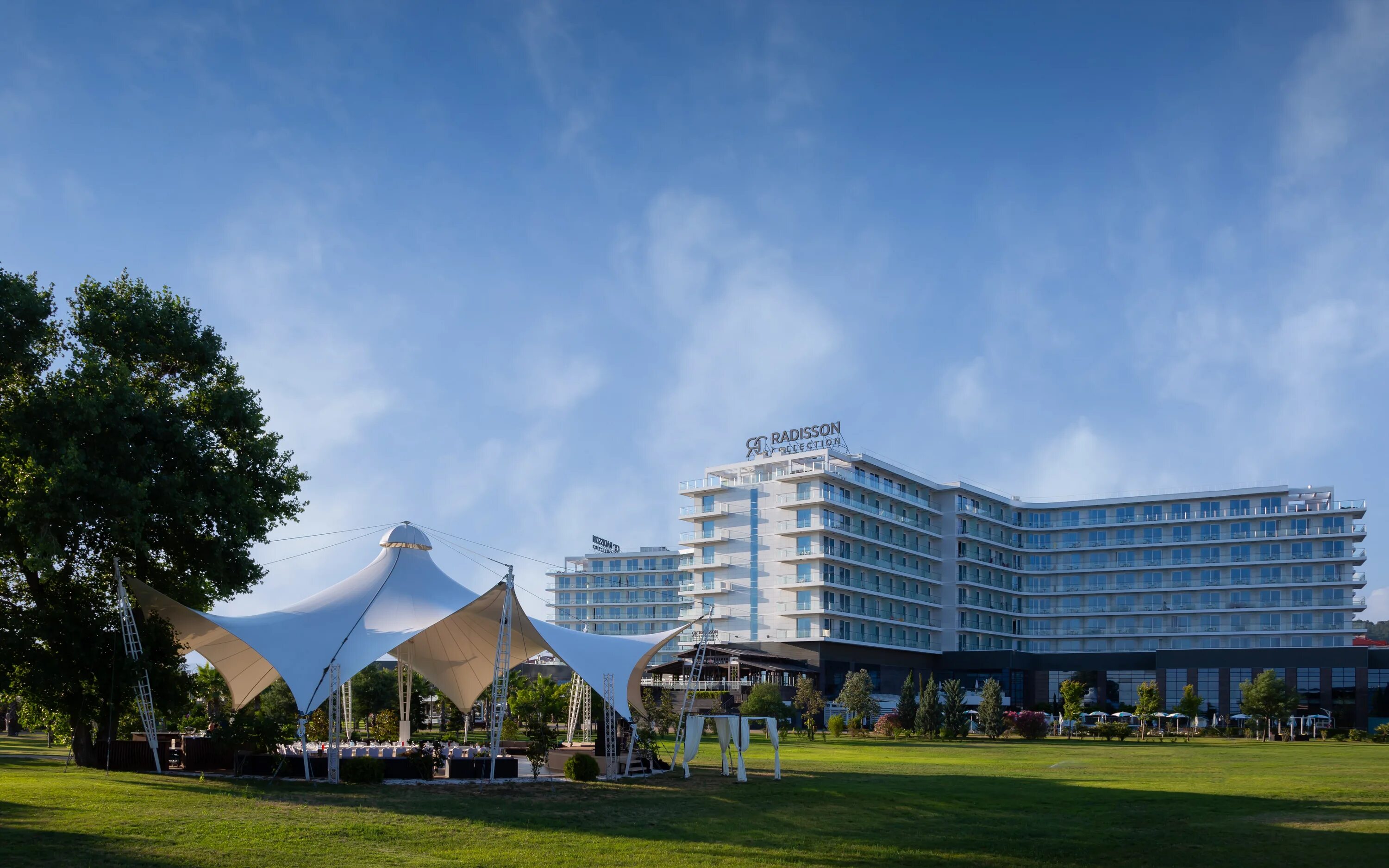 Рэдиссон сочи телефоны. Рэдиссон парадайз адлер. отель radisson collection paradise resort &amp; spa sochi. рэдиссон имеретинская низменность. рэдиссон коллекшн сочи.