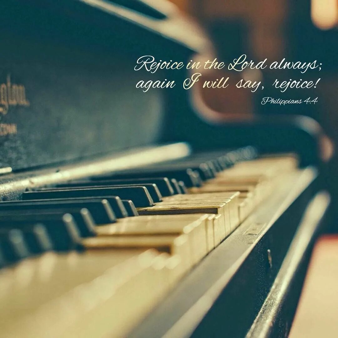 Поставь песню на столе