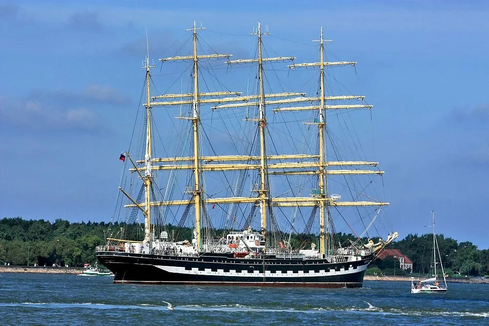 краснодар. адмирала крузенштерна краснодар. парусный корабль крузенштерн. крузенштерн корабль калининград. крузенштерн барк палуба.