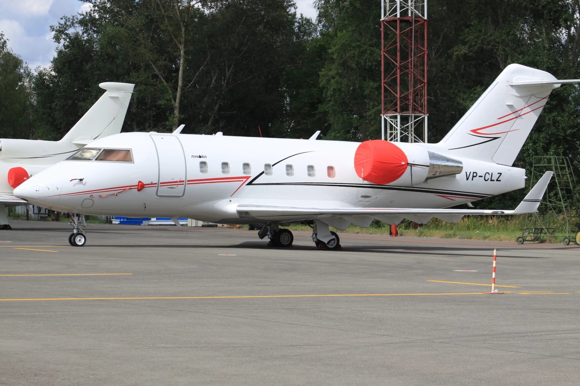 Ra 67156. Crj 200 самолет ювт. Crj-200 ювт аэро. Bombardier crj200 пассажирские самолёты. Самолёт бомбардье crj-100/200.