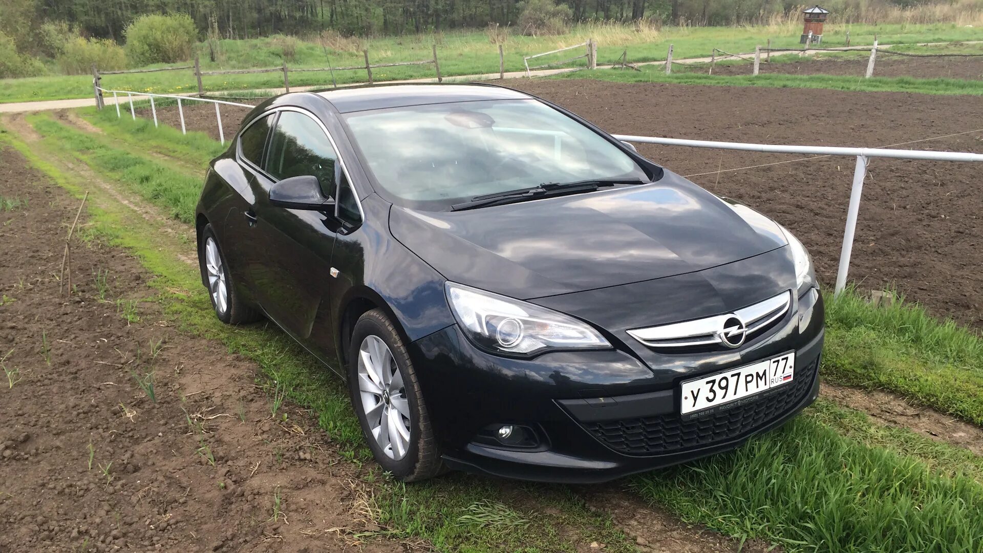 Opel diesel. Opel Astra GTC 2.0. Opel Astra GTC J дизель.