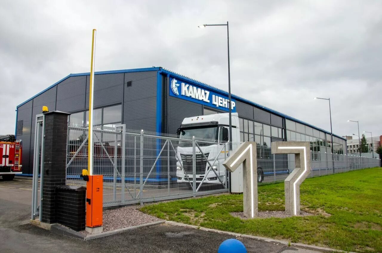 Парнас камаз. Сц камаз. Лада прагматика парнас. Освещение камаз. Авария на кольцевой около мега парнас 19 августа камаз.