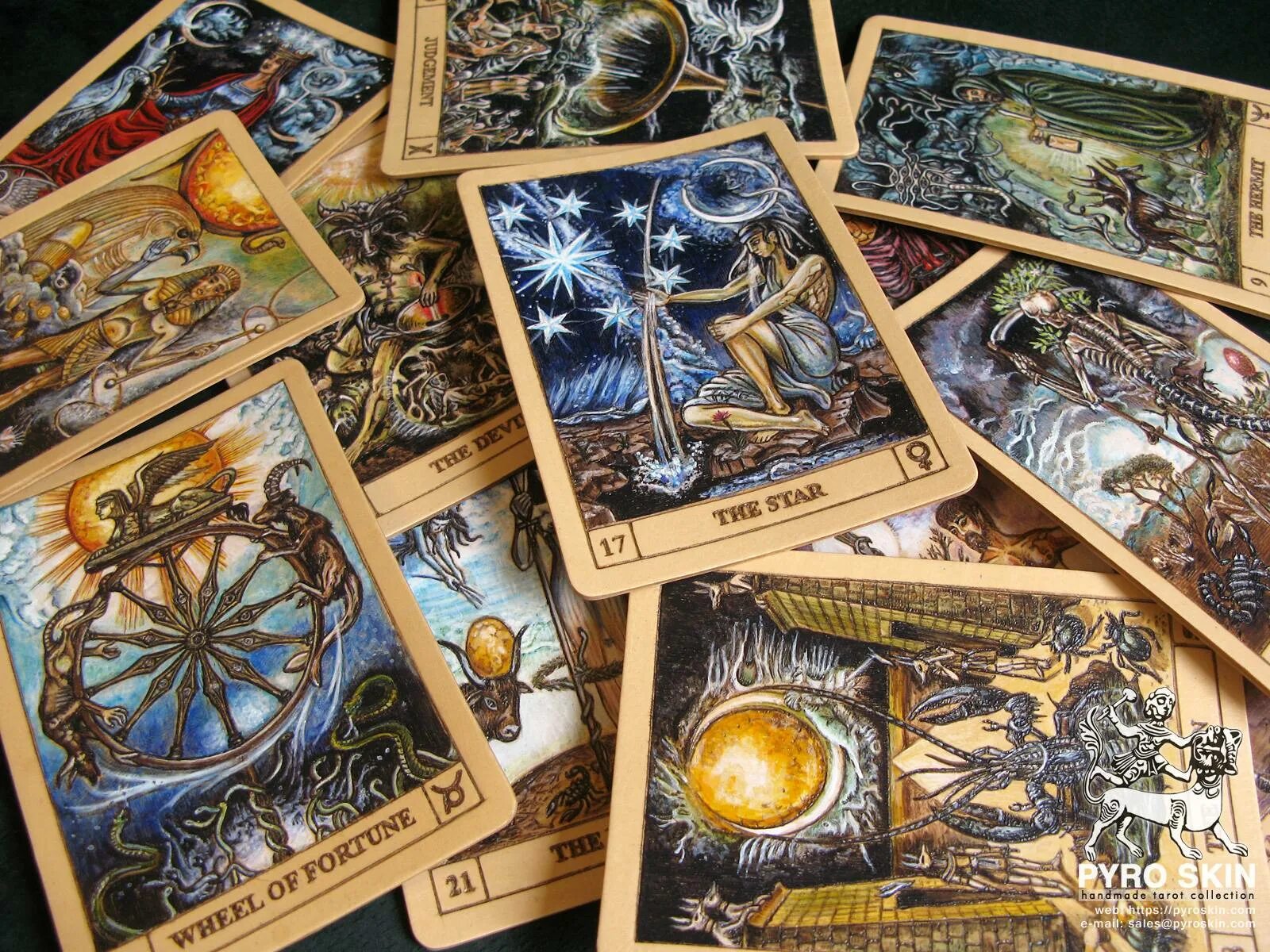 Колоды таро какая лучше. Колода Таро Даэна галерея. Tarot колода. Колоды Таро Мистериум. Колода магическое Таро галерея.