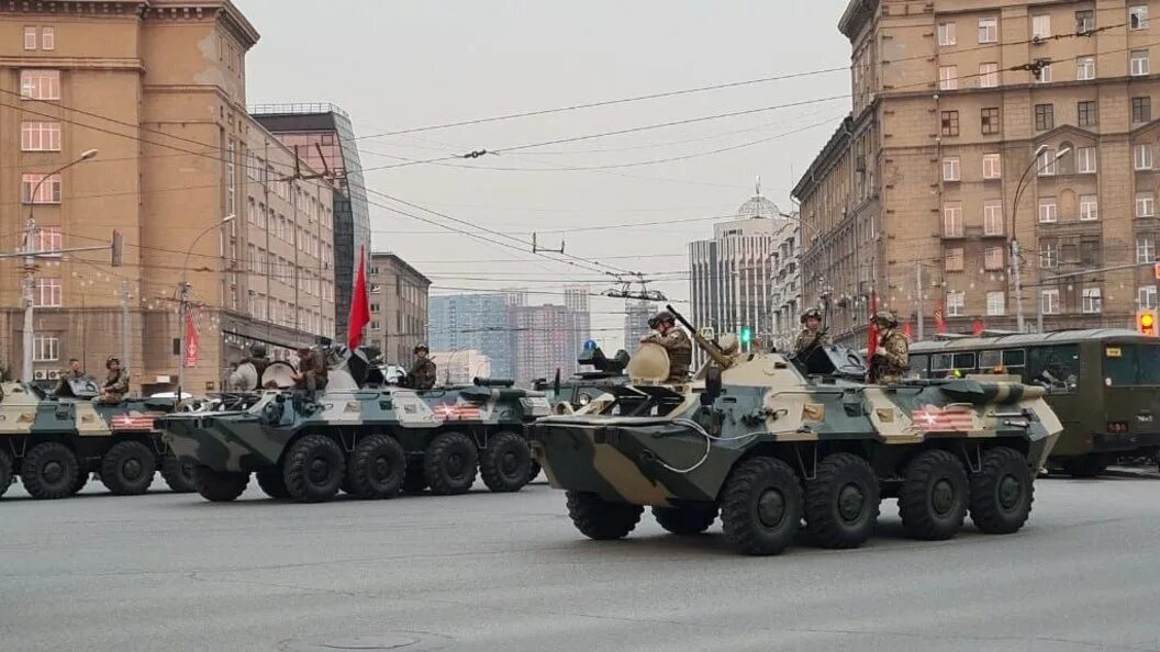 Парад победы новосибирск. 9 мая 2023 новосибирск. 9 мая 2023 новосибирск площадь ленина. 9 мая новосибирск 2023. Парад победы в самаре 2020.