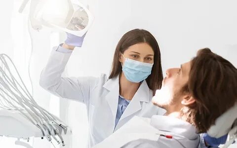 Стоматологи общей практики лечат