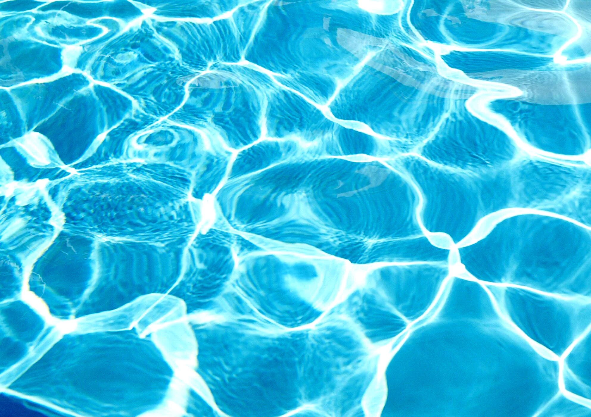 Прозрачная текстура воды. Вода в бассейне. Вода фон. Голубая вода. Водный фон.