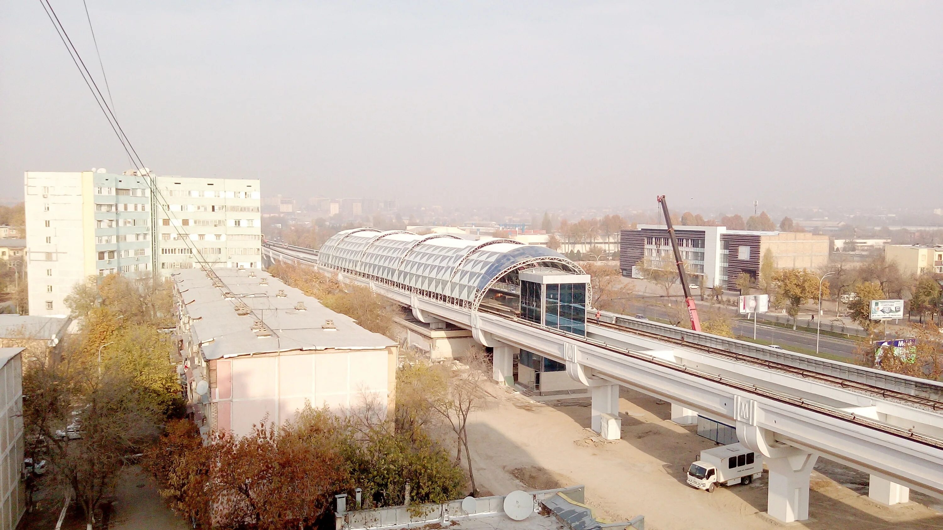 Станция метро Куйлюк в Ташкенте. Ташкент метро станция Ахангаран. Ахангаран (станция метро). Надземное метро в Ташкенте.