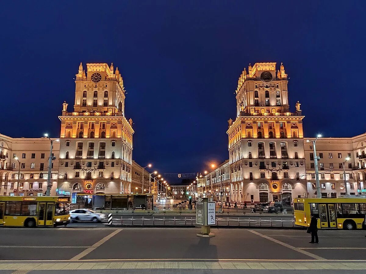 Страна где минск. Ворота Минска. Минск башни на вокзале. Минск врата города. Минск ворота Минска.