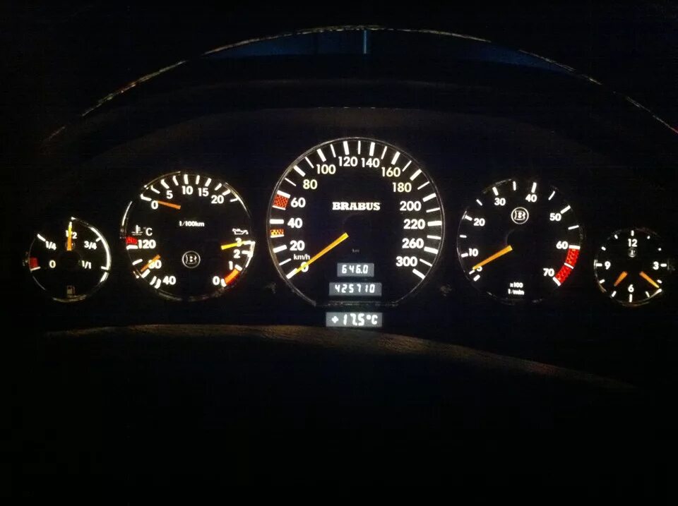 7v li-ion battery. Mercedes benz w124 v12. мерседес 140 амг 7. мерседес w140 7. 3.