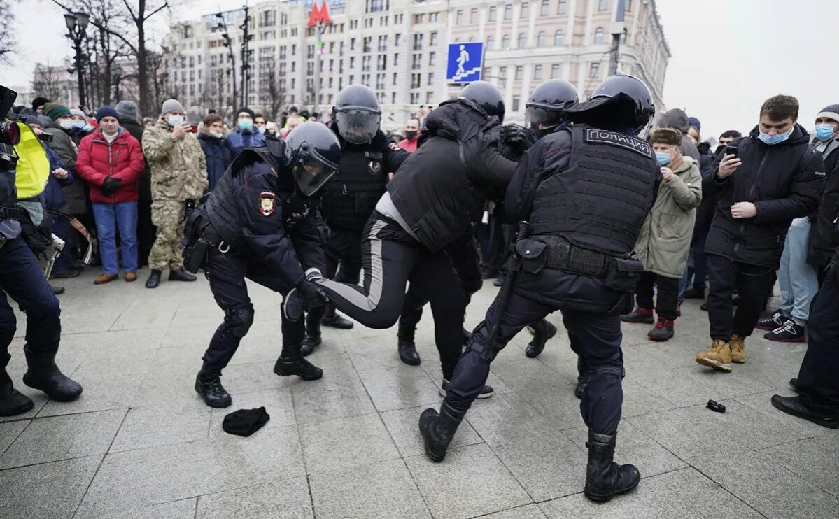 Митинг навального 24. Протесты в Москве. Задержание митингующих в Москве. Митинг 23 января 2021 задержания. Акции протеста в России.