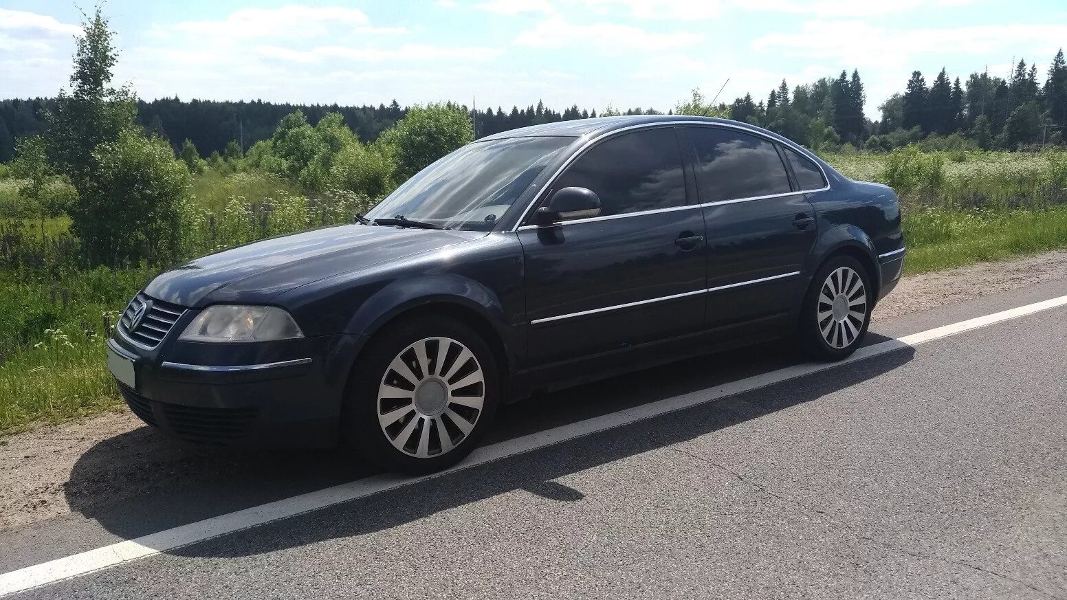 Фольксваген 2004 купить. Фольксваген Пассат 2004г. VW Passat 2004. Volkswagen Пассат 2004. Фольксваген Пассат 2004 года 2 литра.