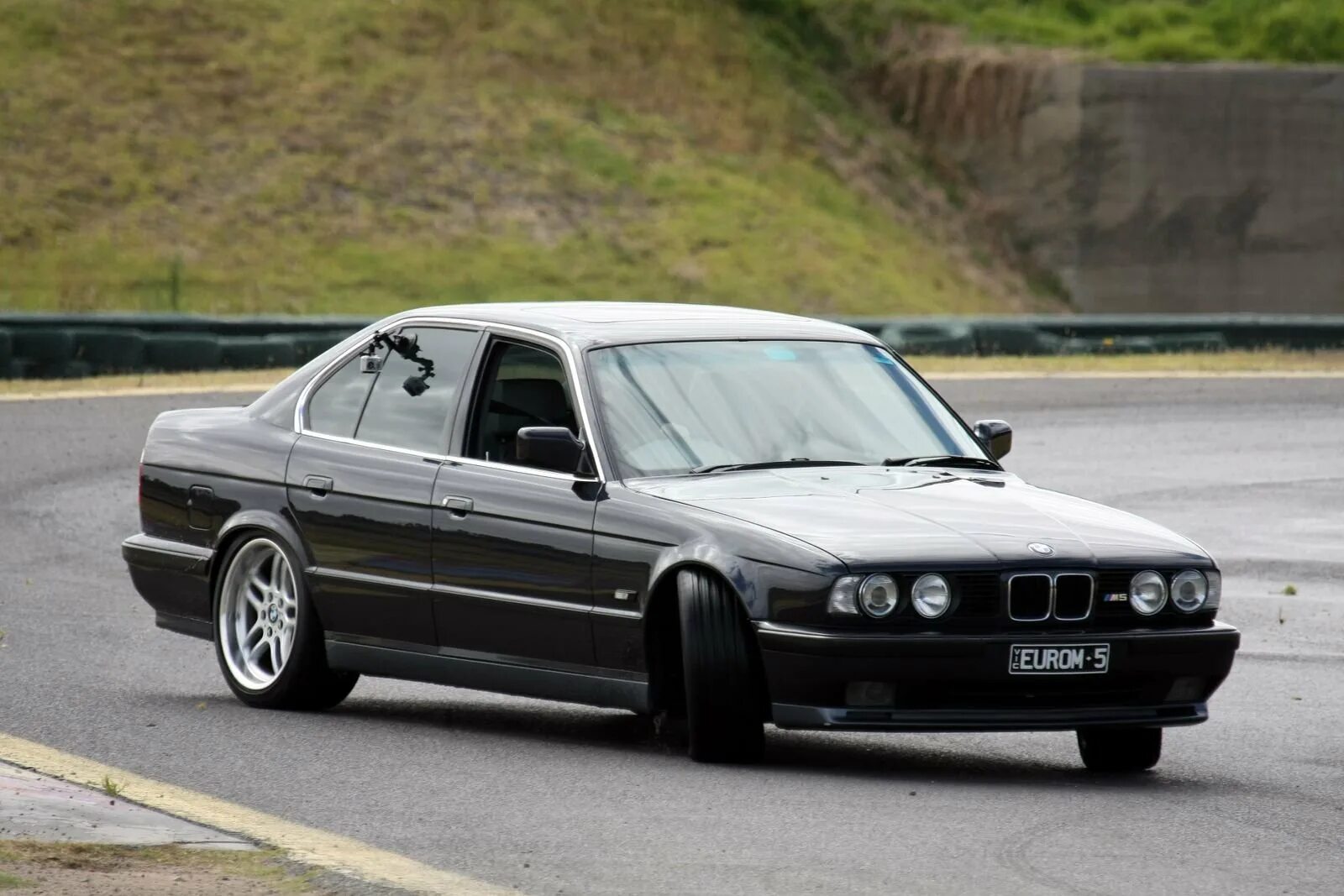 Почему е34. BMW 525 e34. BMW 5 e34. БМВ м5 е34. BMW m5 525 e34.