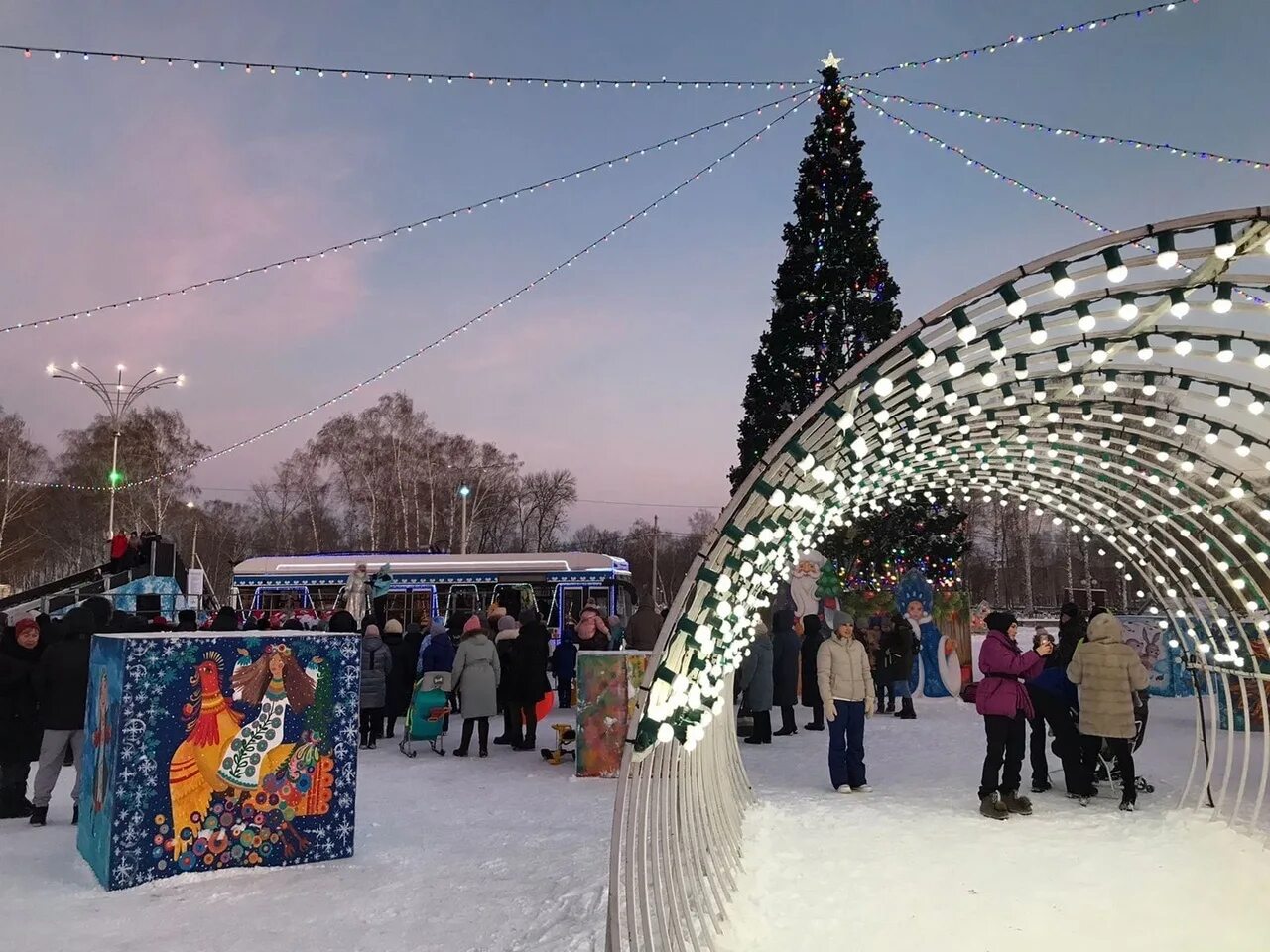 Новости стерлитамака подслушано. Новогодний Стерлитамак. Открытие новогодних городков Стерлитамак. День города в Стерлитамаке 2023 год. Интересно про предновогодние дни.