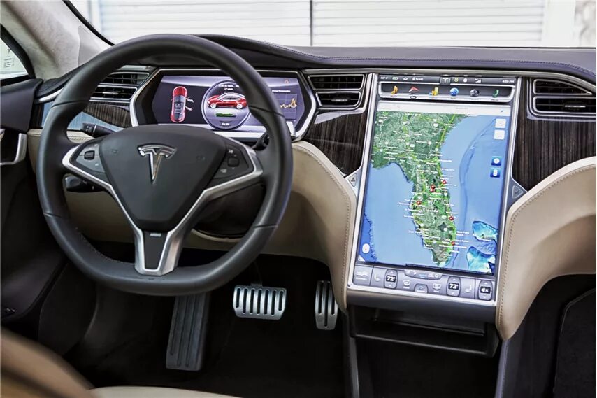 Тесла телефон в россии. Tesla model s 2013. Tesla model s p85+. Тесла Модельный ряд 2022. Тесла седан салон.
