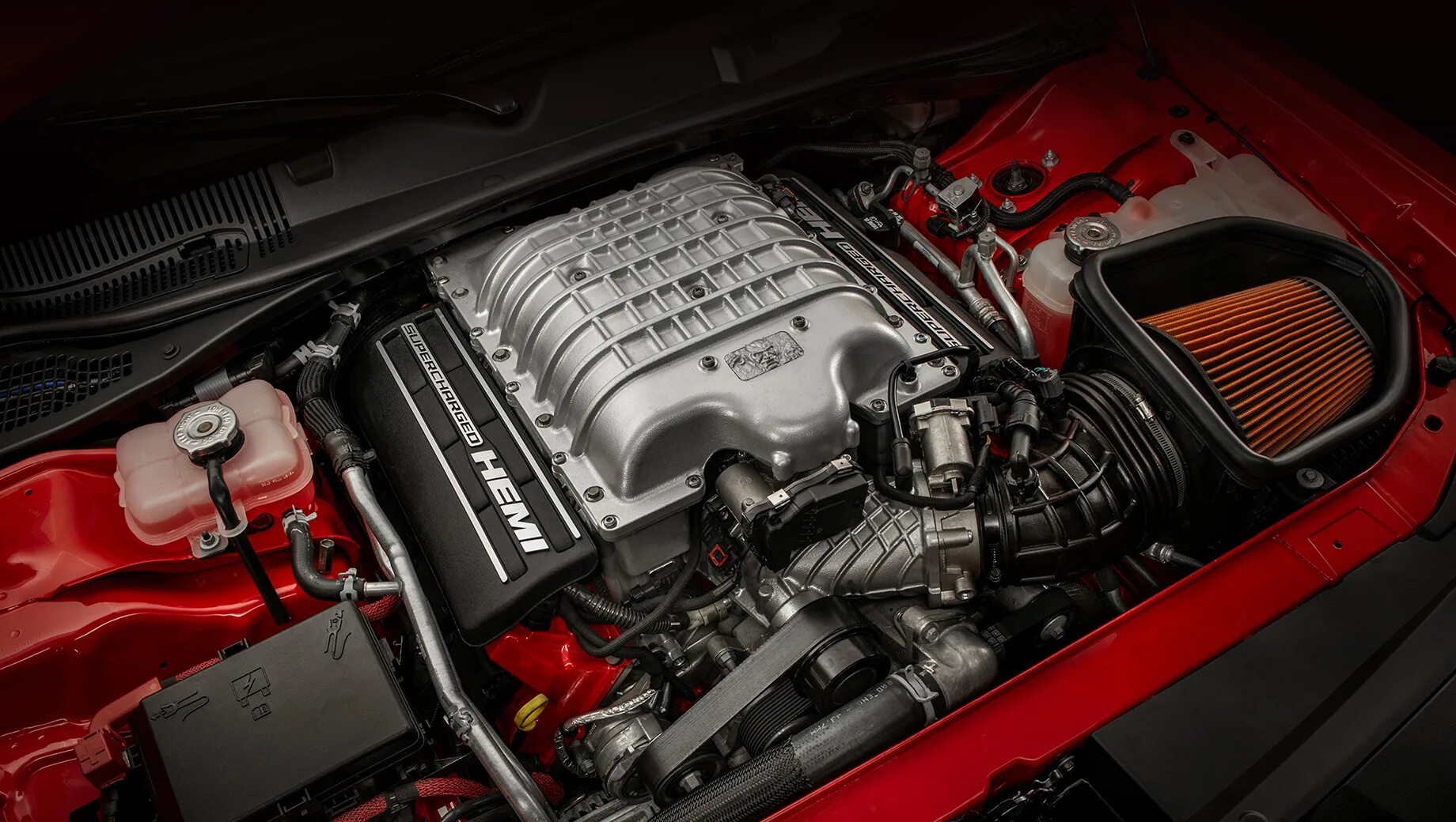 Мотор Додж Челленджер 2018. Dodge Challenger Hellcat мотор. Двигатель Додж Челленджер 2018. Dodge Challenger мотор 6.2.