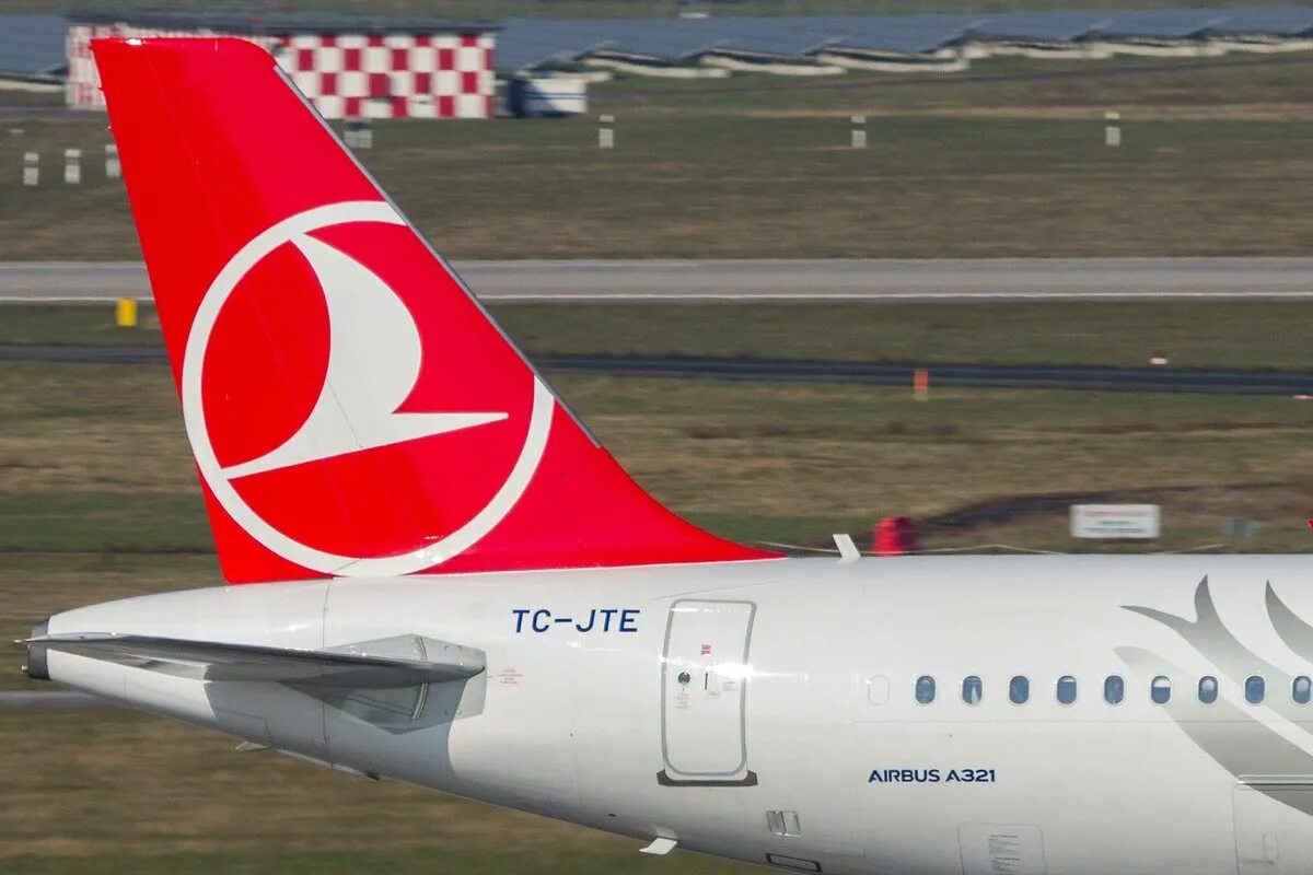 Tk 3700 Turkish Airlines. Tk 3660 Туркиш Эйрлайнс. Airbus a321-100/200 Turkish Airlines. Хвост Туркиш Эйрлайнс.