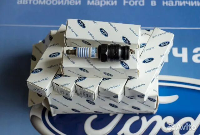 1086020 свеча зажигания. Свечи форд эскейп 2. Ford 2050957. Пробитая свеча. Свечи форд маверик 3.