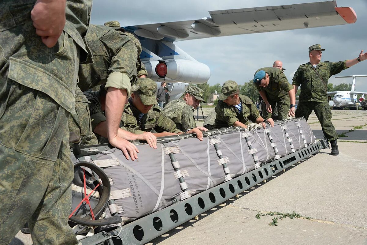 Полевые учения. Учения ВДВ. Воздушно-десантные войска учения. Военно транспортные войска