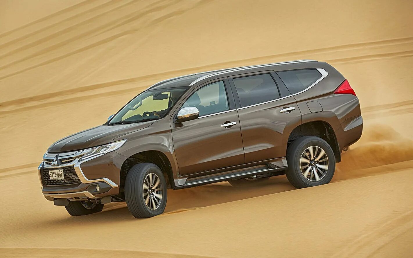 Mitsubishi pajero sport черный 2018. Митсубиси паджеро 20. Mitsubishi pajero 2017 год. Митсубиси паджеро спорт 2017. Mitsubishi pajero 2017 год.