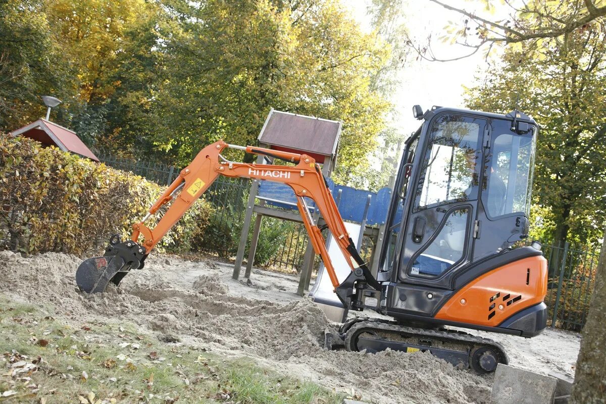 Мини экскаватор хитачи. Zx25 Hitachi. Мини экскаватор Hitachi s530. Мини экскаватор Hitachi ZX 16.