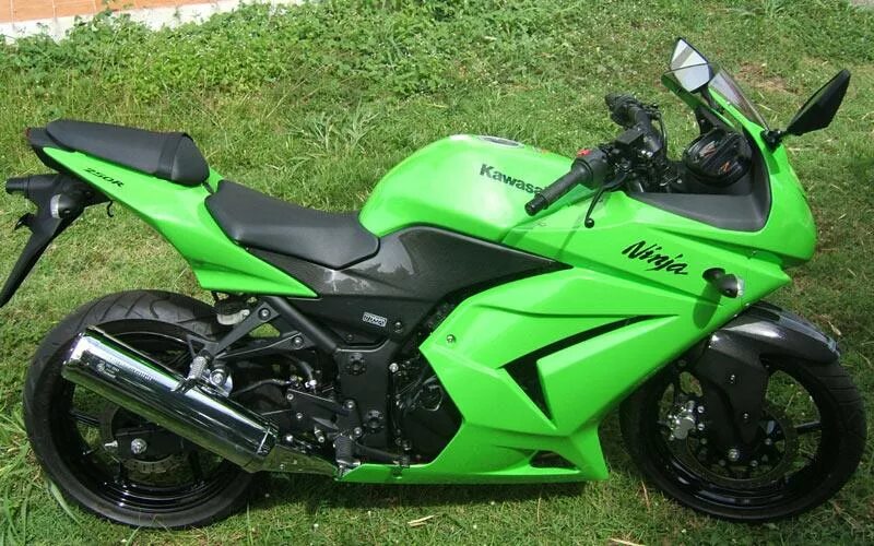 Купить мотоцикл хонда на авито. Kawasaki Ninja 250 кубов. Кавасаки 400 кубов. Мотоцикл Кавасаки ниндзя 600 кубов. Kawasaki 400 кубов.