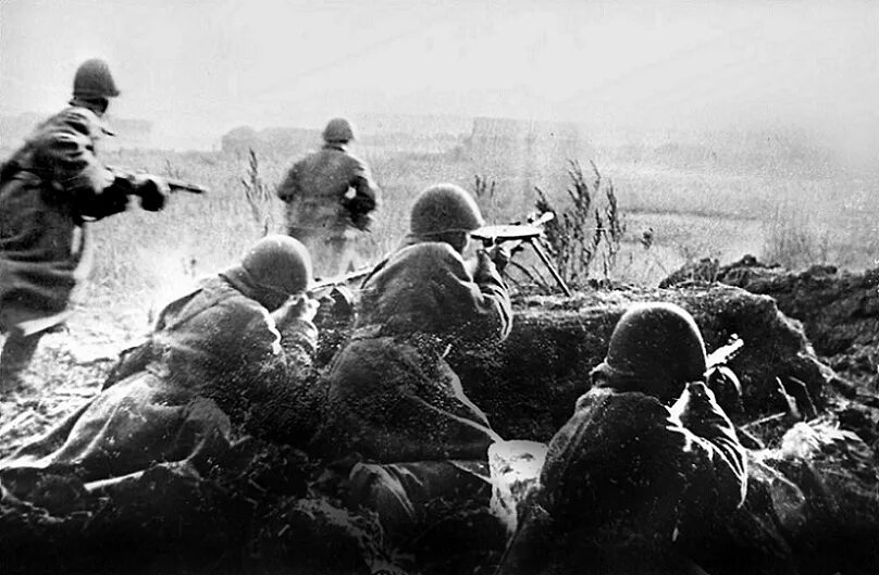 Ржевско-вяземская наступательная операция 1942. 1942 год апрель. Ржев 1941 оккупация. Наступление войск вов. Сталинградская битва 13 сентября 1942.