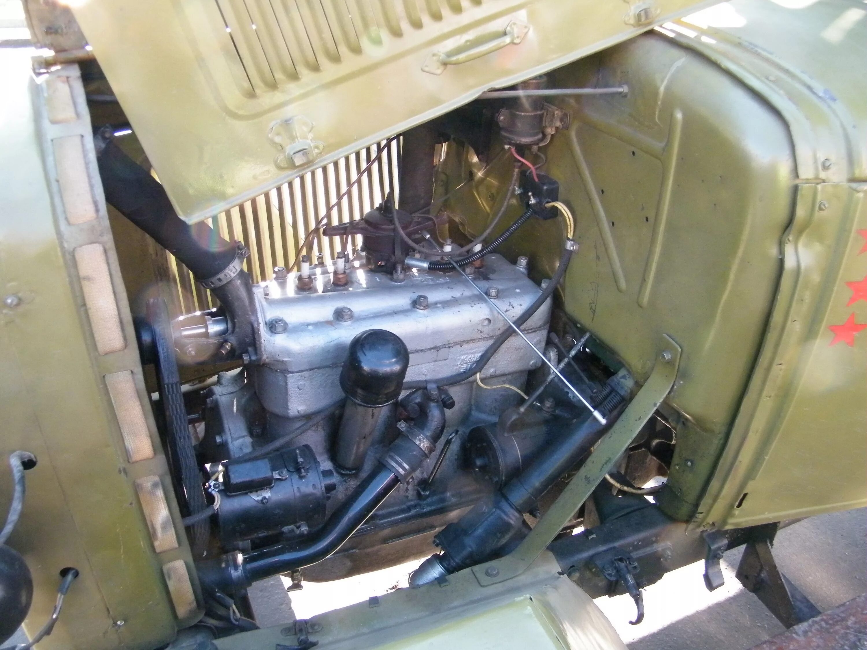 Двс газ аа. Двигатель газ-аа чертежи. Двигатель аа. Мотор газ-аа полуторка. Газ аа моторный отсек двигателя.