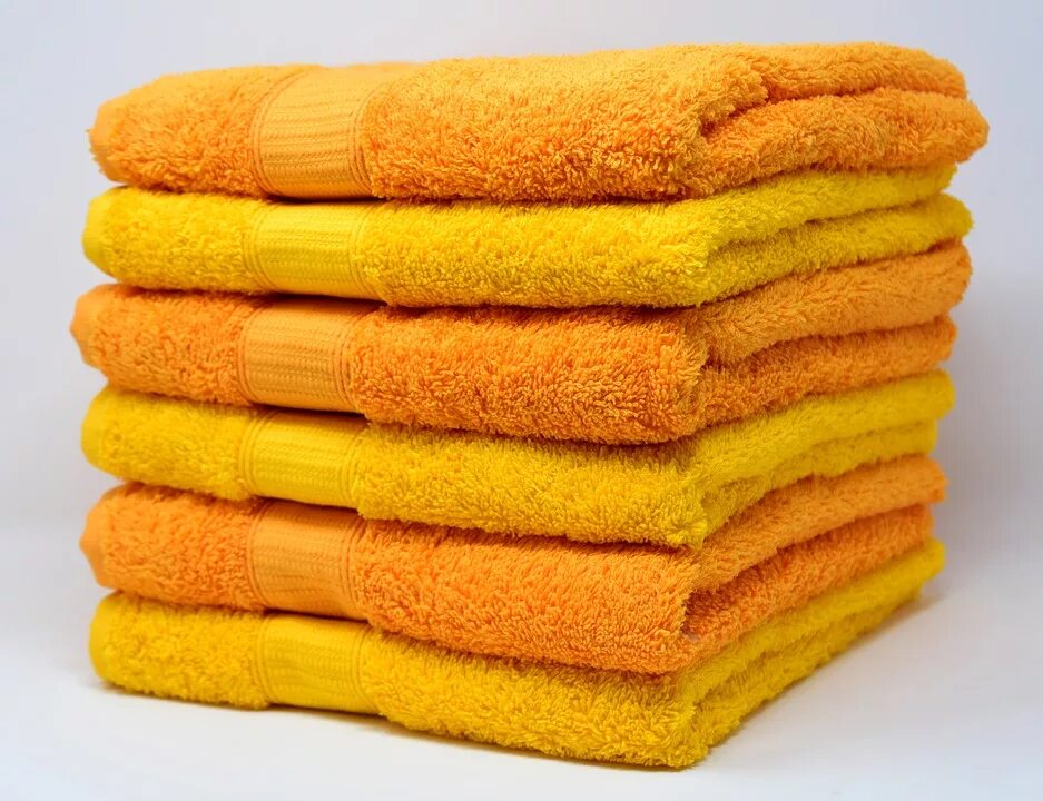 Желтое полотенце. Полотенце махровое. Полотенце в подарок. Оранжевое полотенце