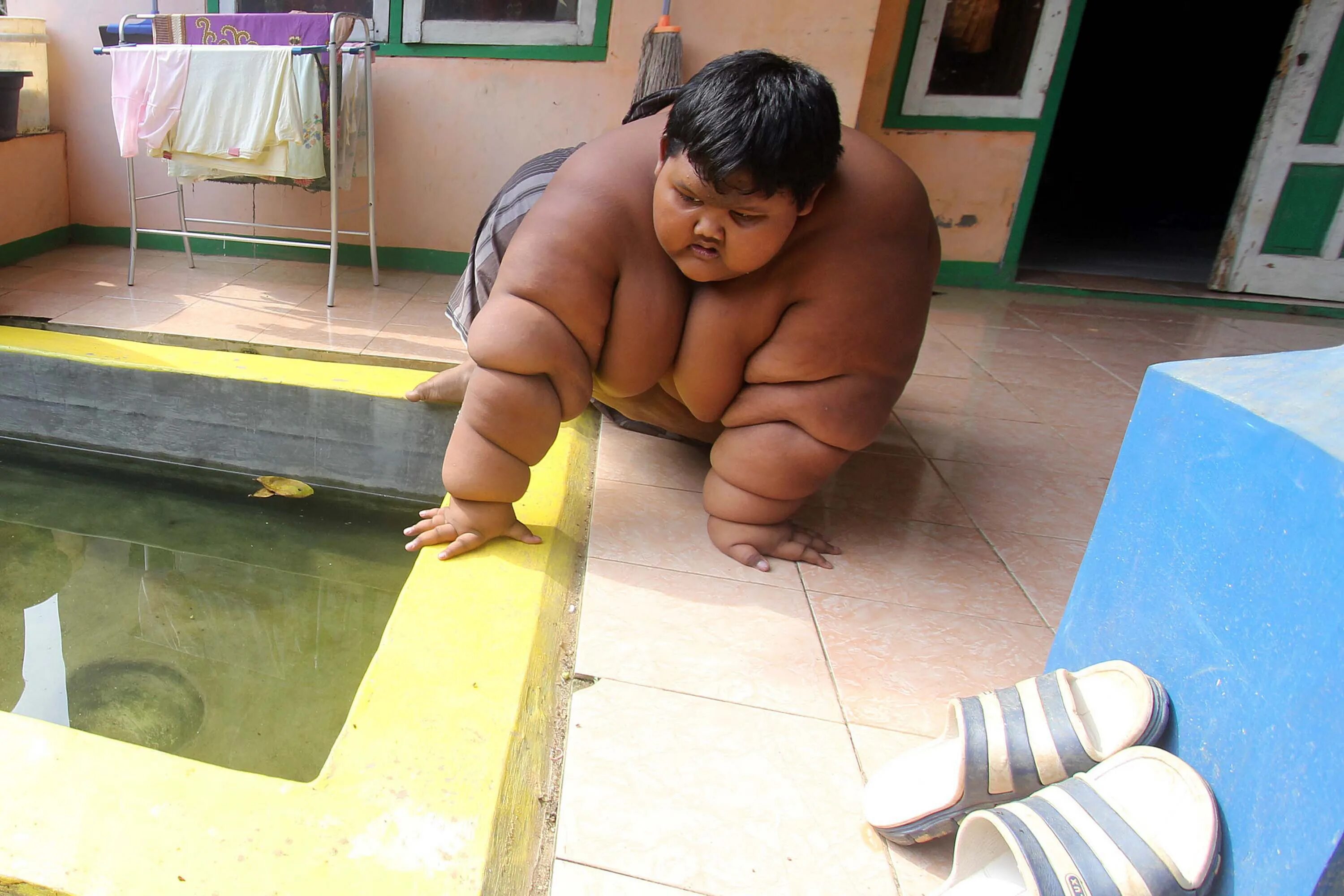 Про толстых детей. Арья Пермана самый толстый человек в мире. Самый толстый 10 летний мальчик в мире вес.