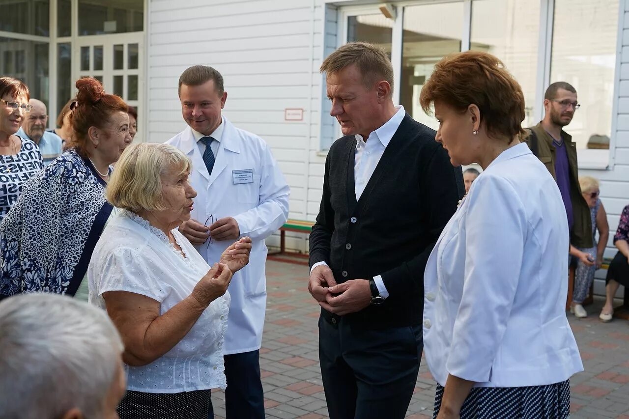 Госпиталь ветеранов сайт. Курск госпиталь для ветеранов на Крюкова. Госпиталь ветеранов войн Курск. Госпиталь ветеранов труда Курск.