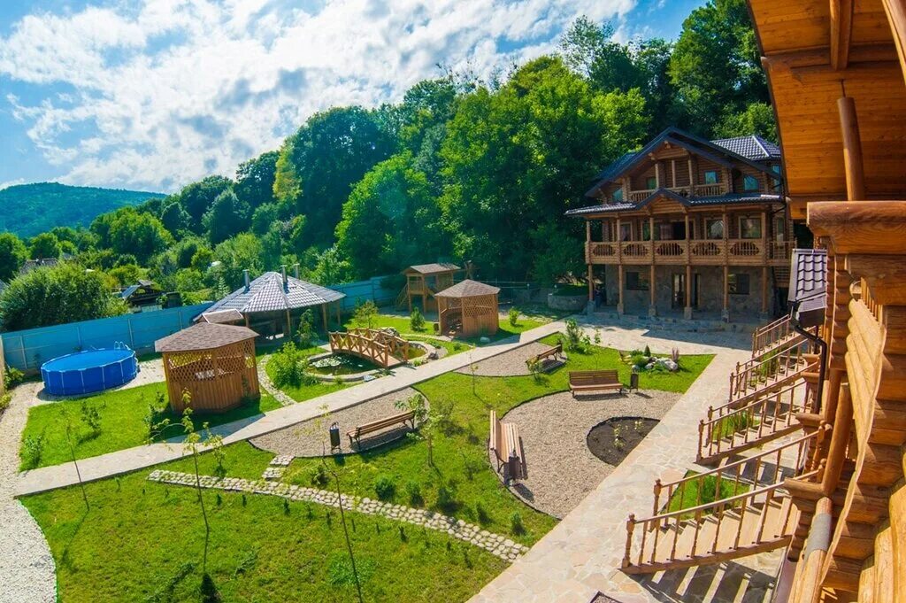 рябиновые бусы гостиница. гостевой дом рябиновые бусы адыгея. рябиновые бусы отель в адыгее. гостевой дом рябиновые бусы адыгея. база отдыха рябиновые бусы.