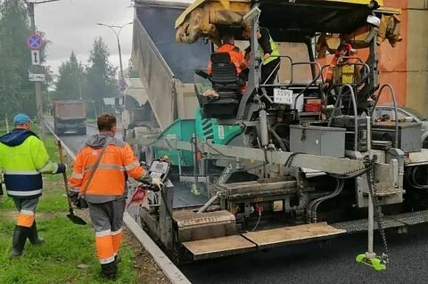Тротуары заливают асфальтом односоставное