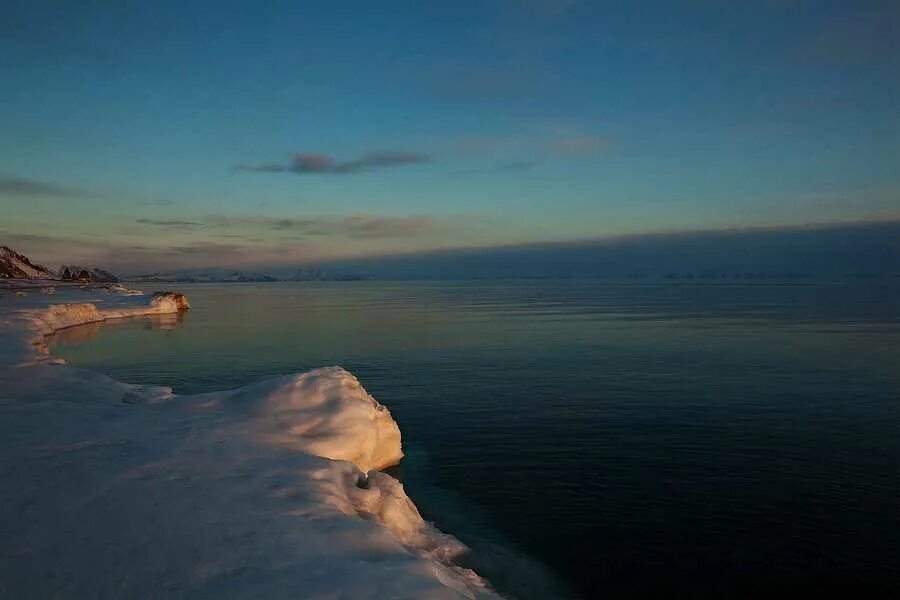 Береговая линия берингово. Чукотское море. Ледовитый океан Чукотка. Чукотское побережье Берингова моря. Северный Ледовитый океан Берингово море.