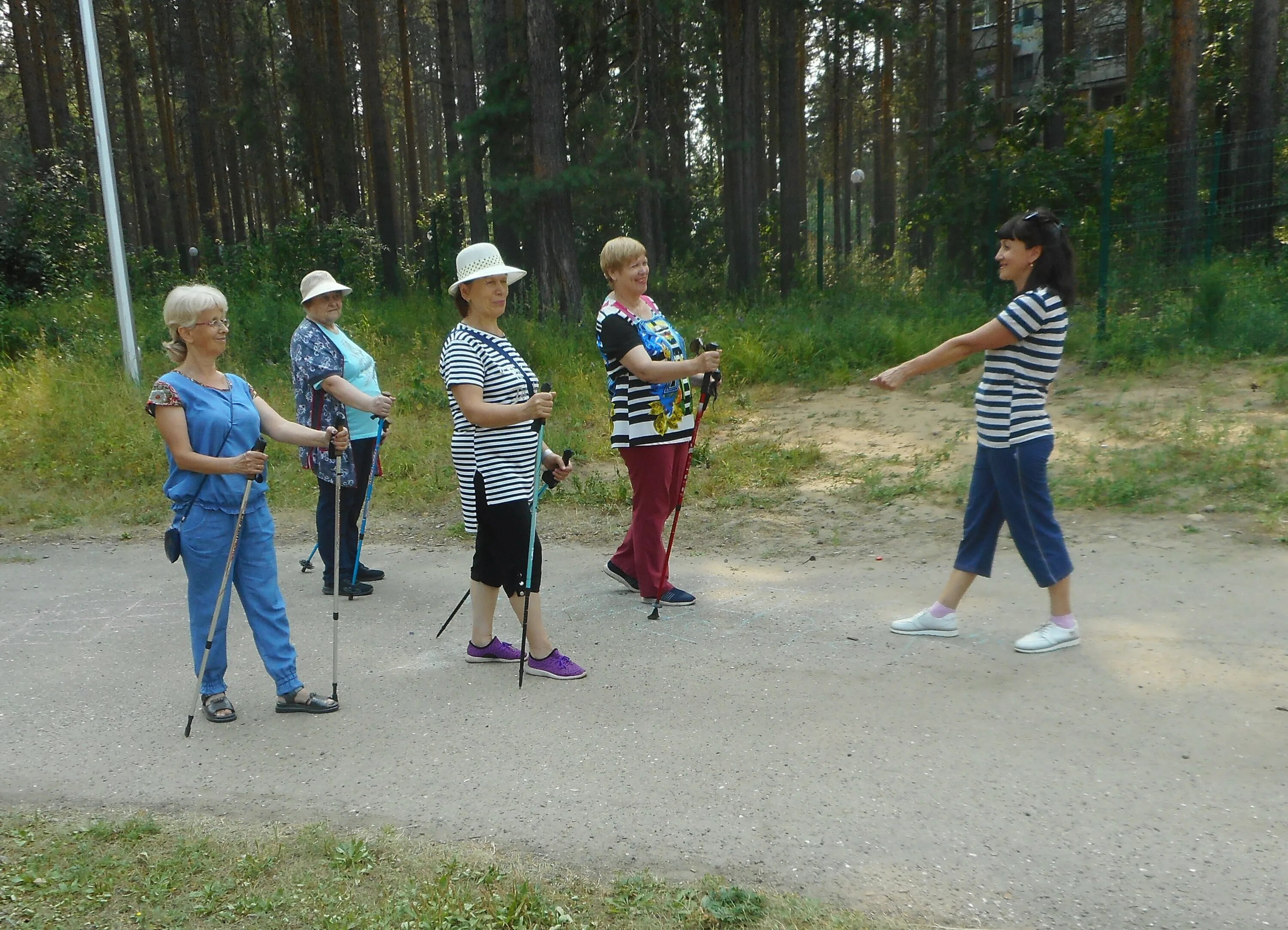 здоровый образ жизни спорт. жители города здоровья. здоровый образ жизни. отделение дневного пребывания. московское долголетие.